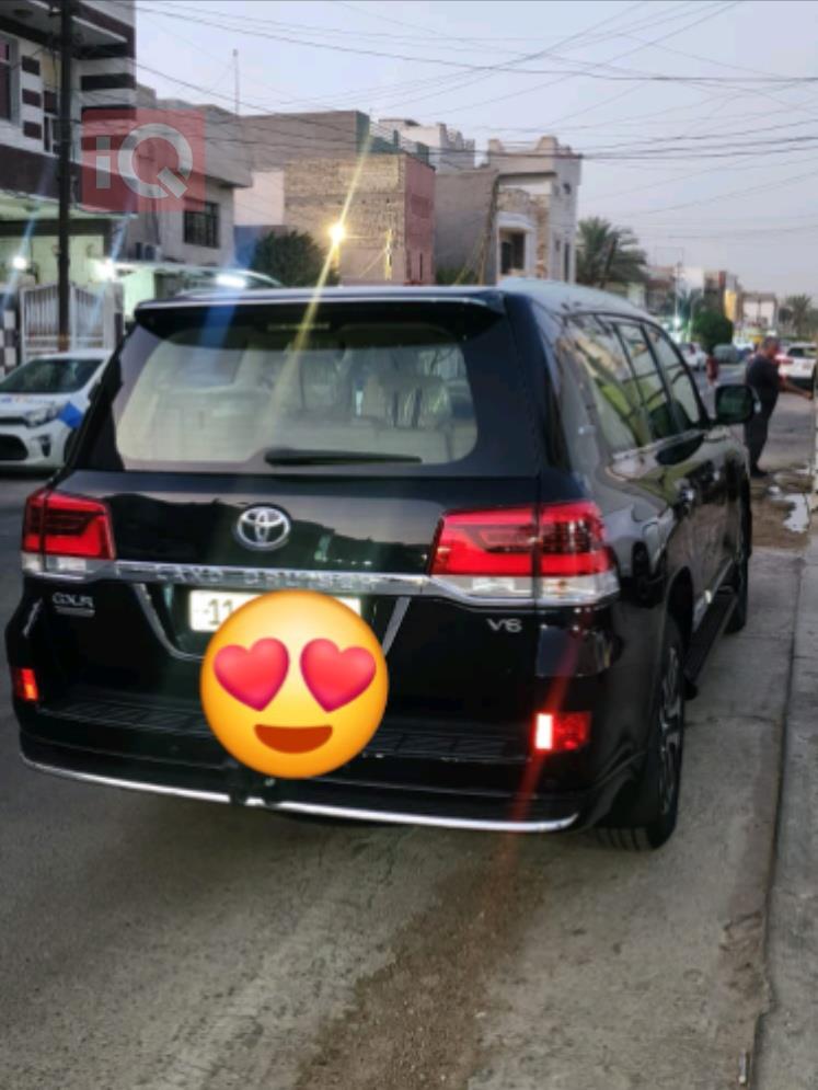 تۆیۆتا لاند کروزەر